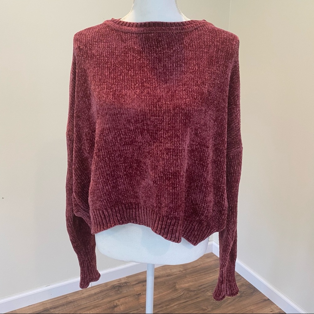 Romeo + Juliet Couture Medium Burgundy Sweater